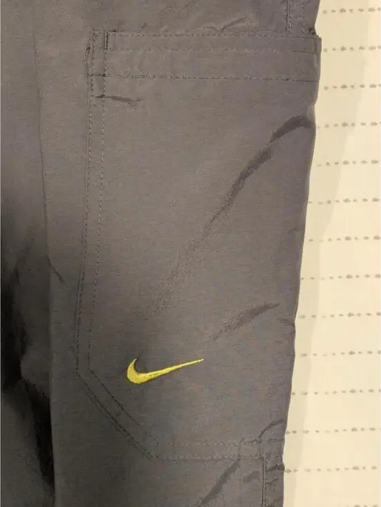 Nike Gray Lightweight Cargo Training Pants Yellow Swoosh Zip Mens Large - Picture 5 of 10